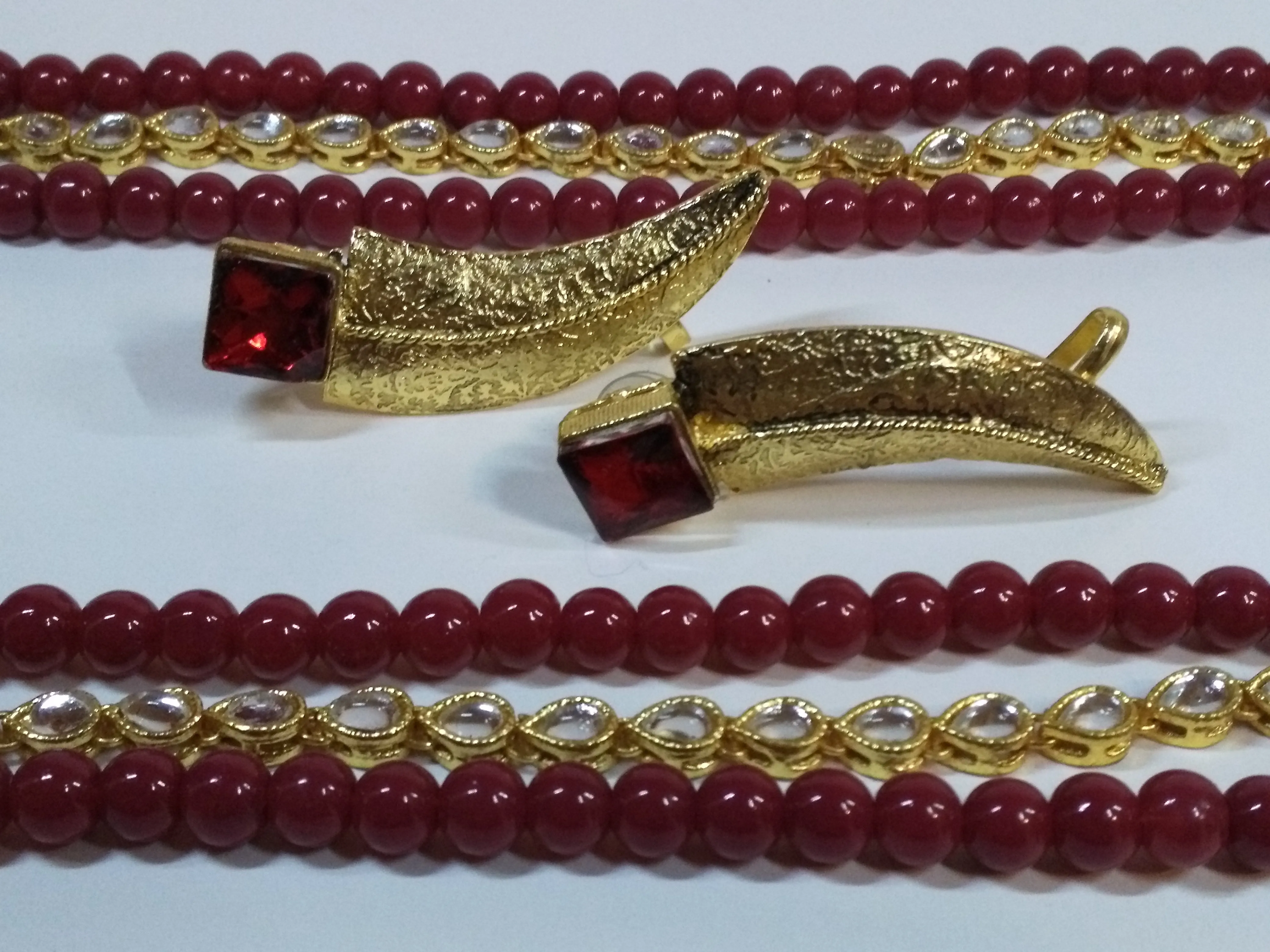 Egyptian Style polkie studded necklace set with maroon pearls