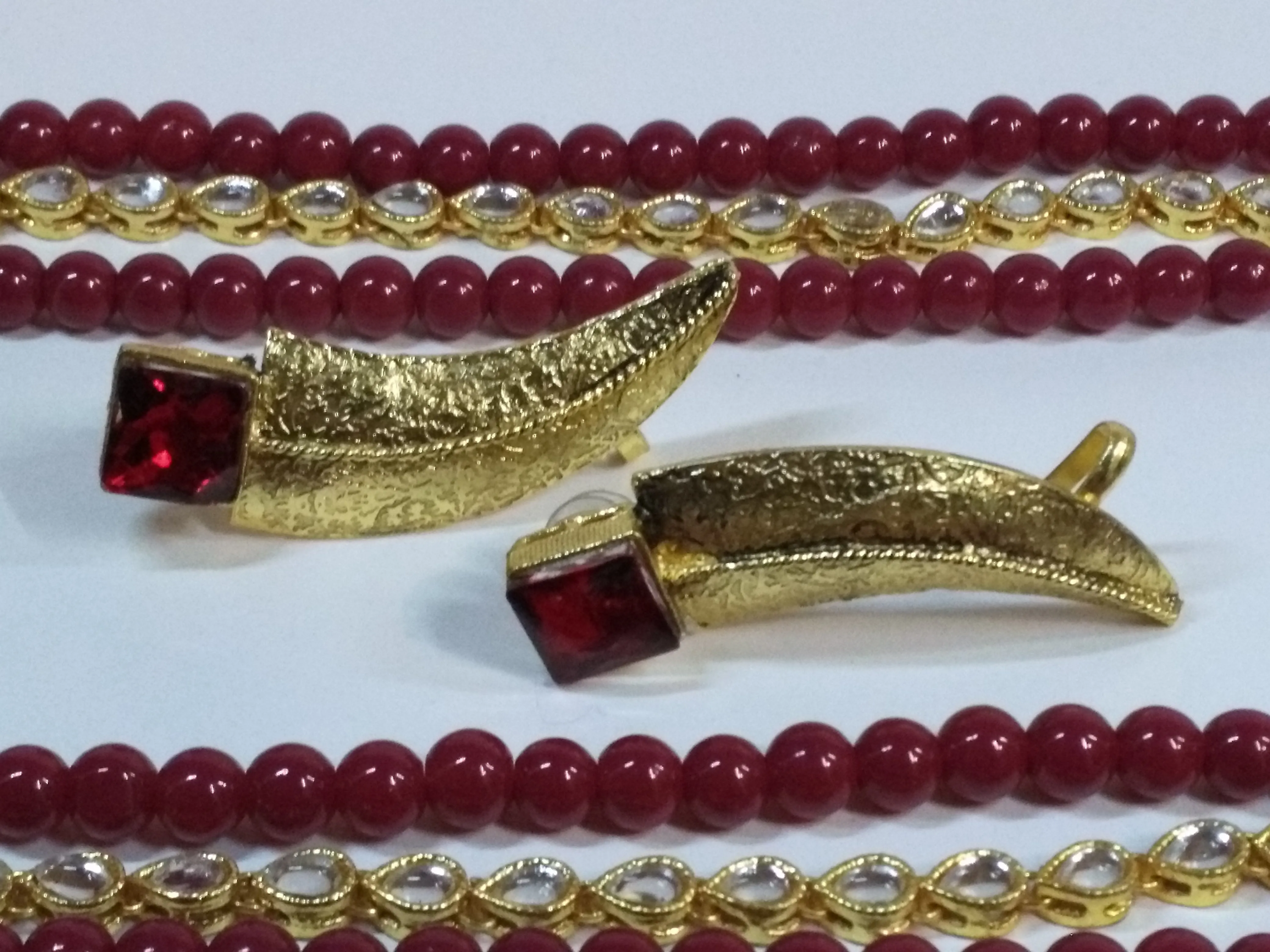 Egyptian Style polkie studded necklace set with maroon pearls