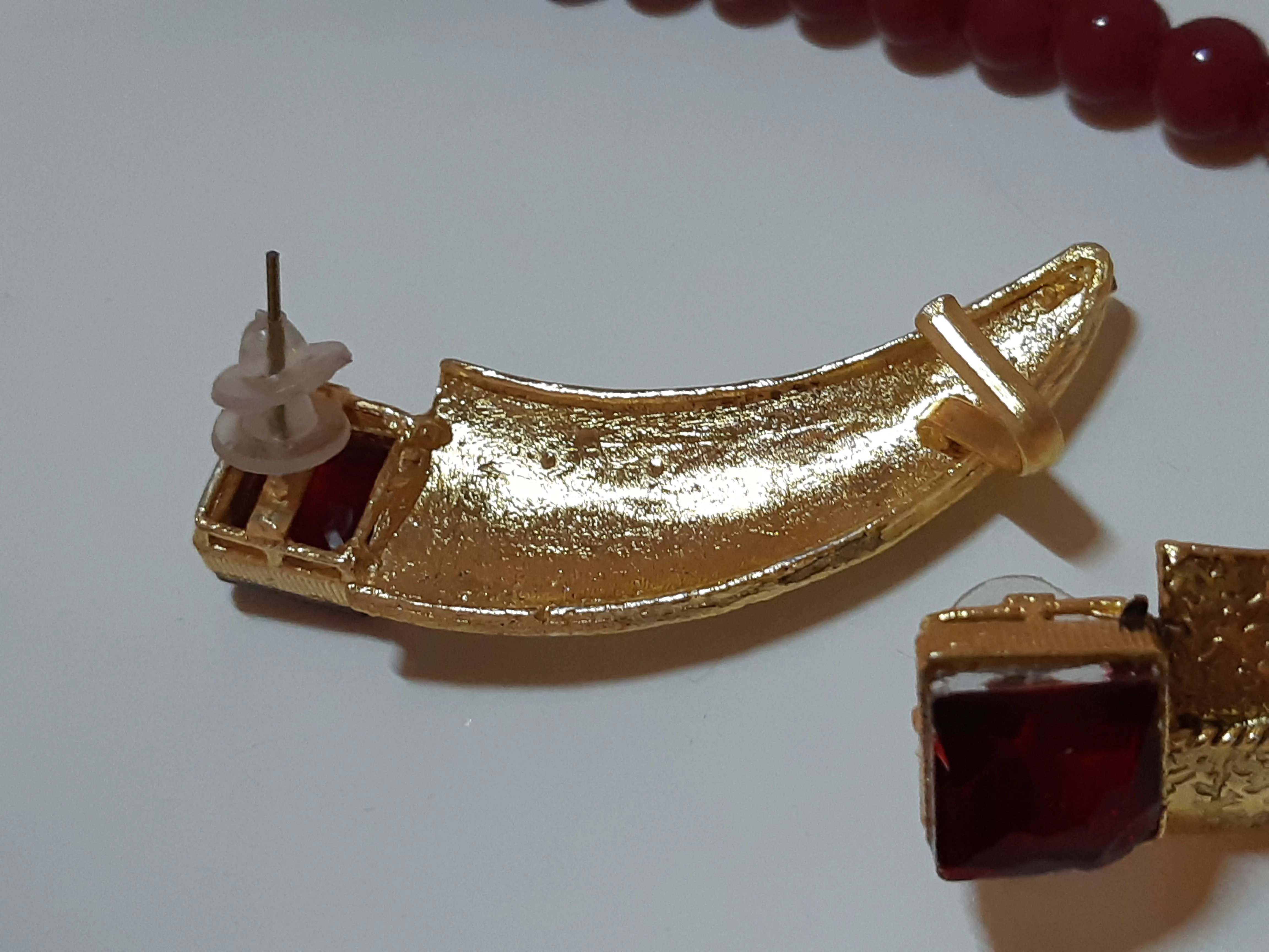 Egyptian Style polkie studded necklace set with maroon pearls