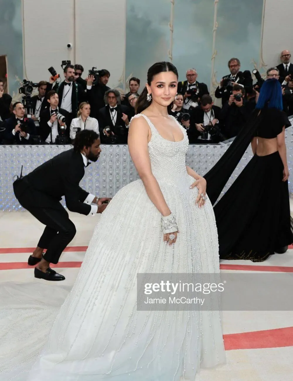 OH V Jewelled Glovelettes in Ivory